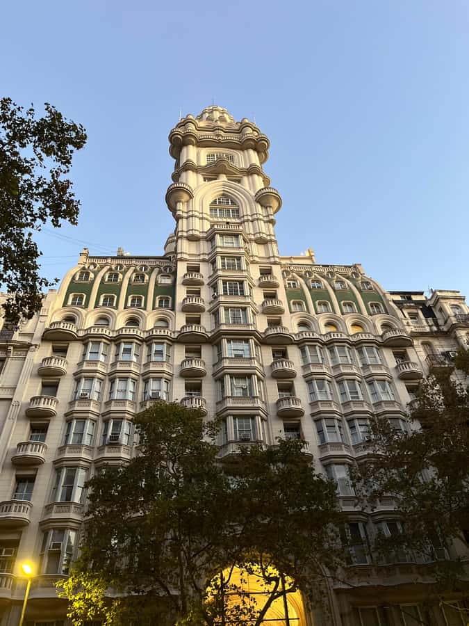 100% History and architecture of Buenos Aires - Walking Avenida de Mayo for one guided hour