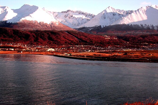 5-Hour National Park + City tour - USHUAIA (Private Tour) - The visitor center and a quiet mountain snack