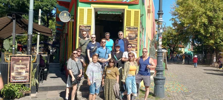 5hs Small Group City Tour of Buenos Aires with Street Food - Caminito and the La Boca character