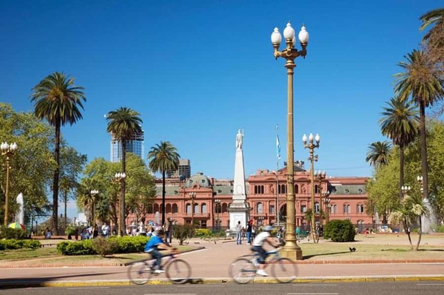5hs Small Group City Tour of Buenos Aires with Street Food - Puerto Madero and the modern waterfront