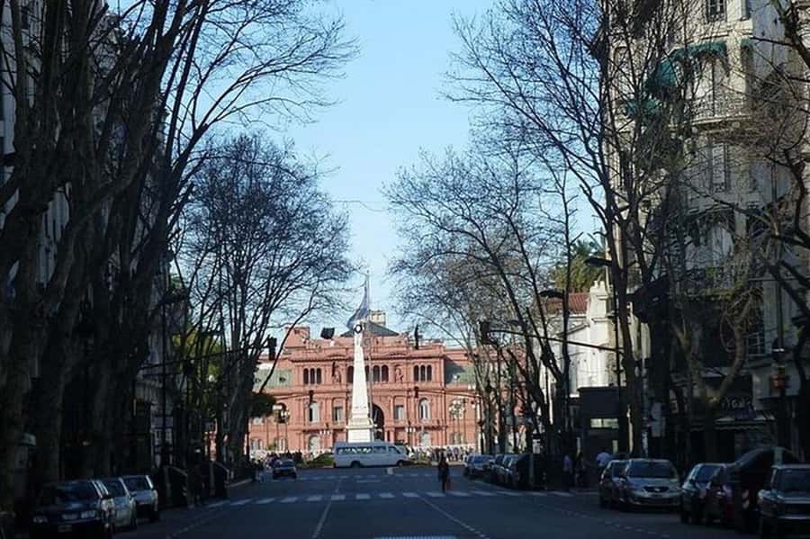 5hs Small Group City Tour of Buenos Aires with Street Food - Teatro Colón and central Buenos Aires
