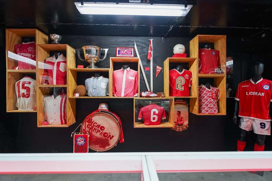 AllMaradona Buenos Aires: Maradona House Museum and Stadium - The guides are part of the experience