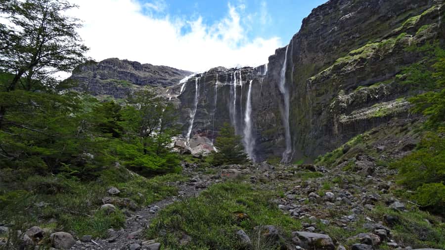 Bariloche: Cerro Tronador and Ventisquero Negro Glacier Tour - Why Cerro Tronador makes this a full-day outing