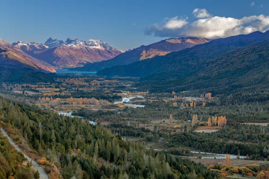 Bariloche: Full-Day El Bolsón and Puelo Lake Tour - The quieter hour at Lago Puelo