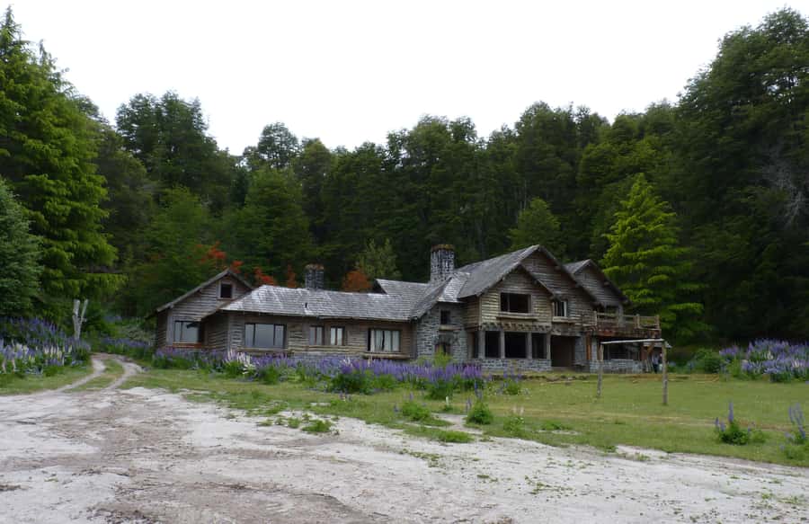 Bariloche: German Immigration and History Walking Tour - Walking conditions and practical tips