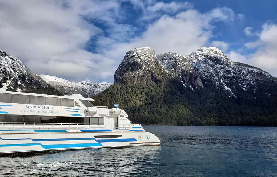 Bariloche: Puerto Blest and Cascada de los Cántaros (Waterfall of the Cantaros) - Puerto Blest and the shores of Lake Frias