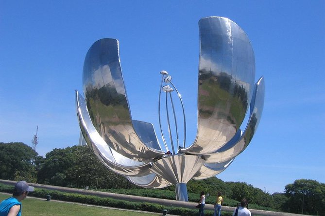 Best of Buenos Aires Private Walking Tour - Palaces, newspapers, and the wealth of Barrio Norte