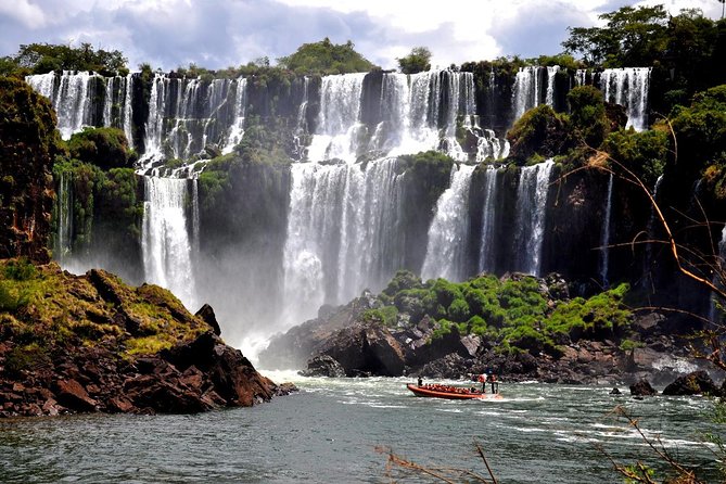 Brazilian Side of Iguazu Falls Half-Day Sightseeing Tour - Walking the 1,200-meter Brazilian path