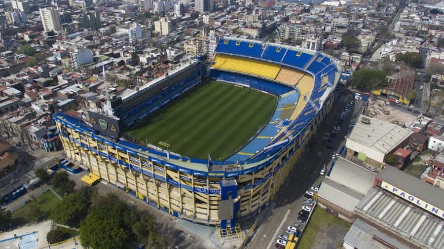 Buenos Aires: Boca Juniors and River Plate Football Tour - The guide makes the football history easier to follow