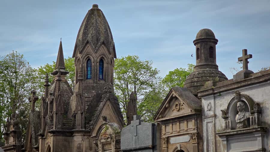 Buenos Aires: Chacarita, The Largest Cemetery In Argentina - The German Cemetery and Elcano Park