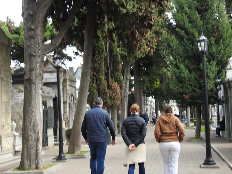 Buenos Aires: City Highlights Guided Tour with Transfer - La Boca and Caminito: tango, color, and football