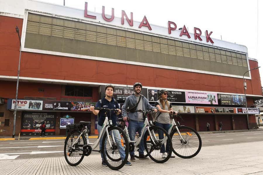 Buenos Aires: E-Bike Tour in the North Circuit of Buenos Aires - From the courts to Teatro Colón