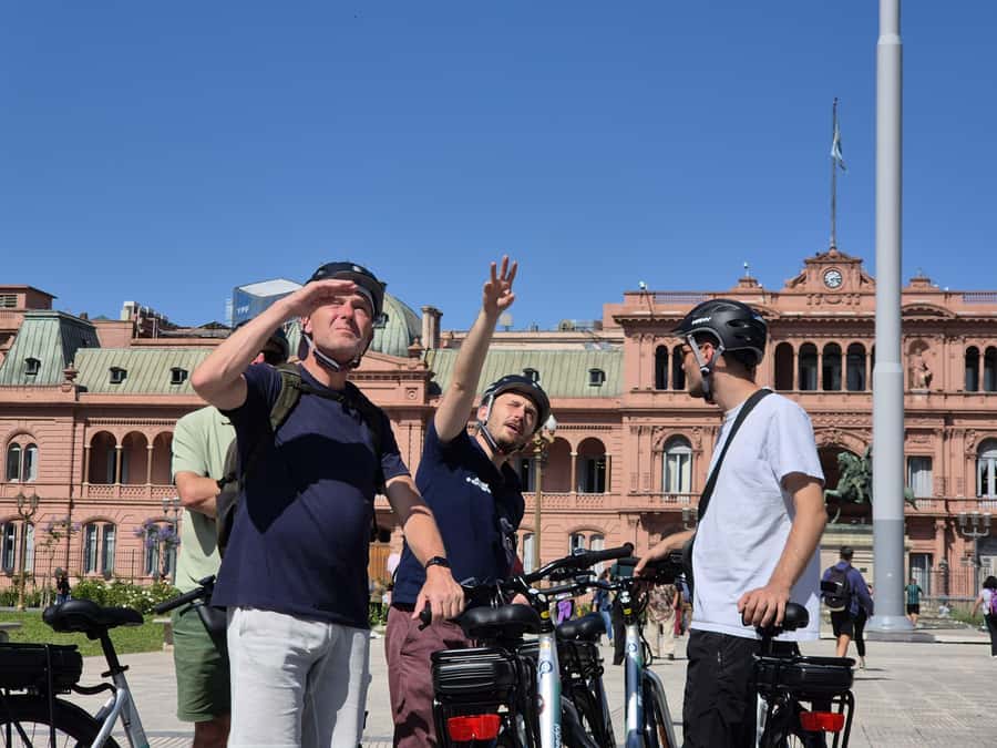 Buenos Aires: E-Bike Tour in the South Circuit of Buenos Aires - Plaza de Mayo and Monserrat on two wheels