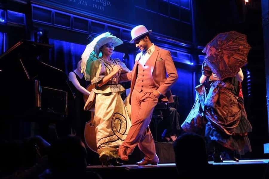 Buenos Aires: El Querandí Tango Show with Optional Dinner - Waiting for the tango at 10:15 PM