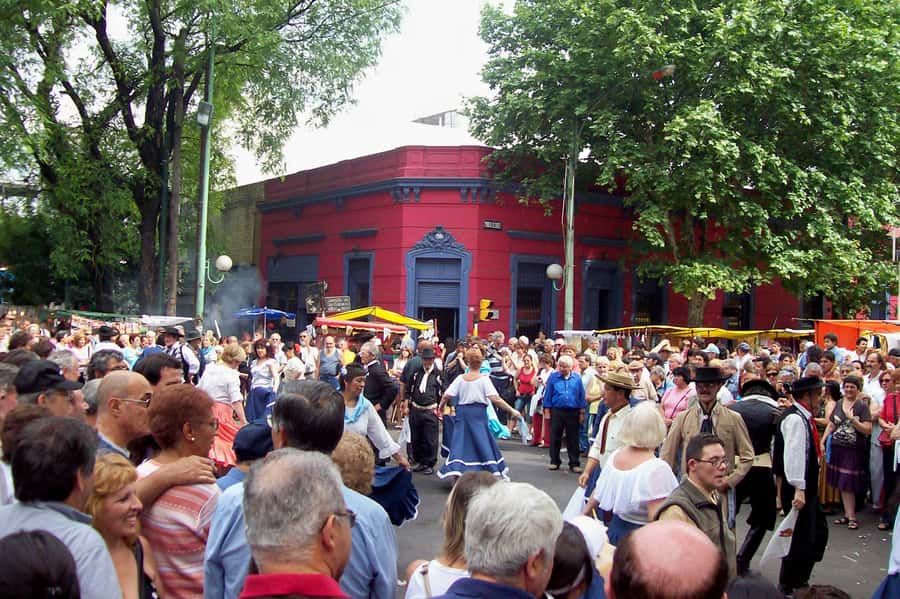 Buenos Aires Fairs: San Telmo & Mataderos Cultural Tour - San Telmo’s 270-plus stalls and old-city shopping