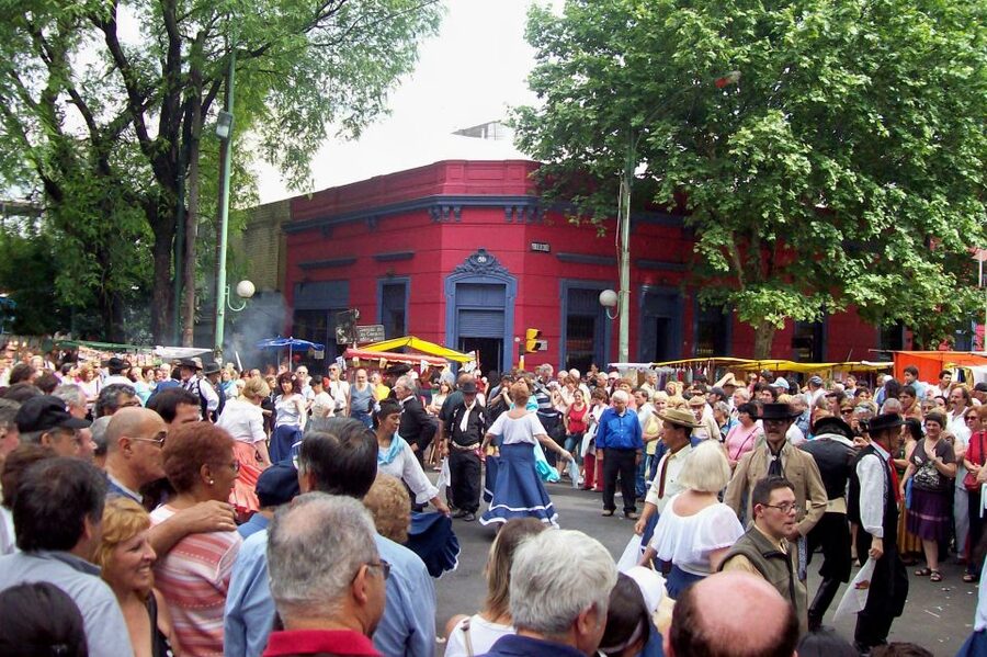 Buenos Aires Fairs: San Telmo & Mataderos Cultural Tour - Gaucho goods, folk music, and local games