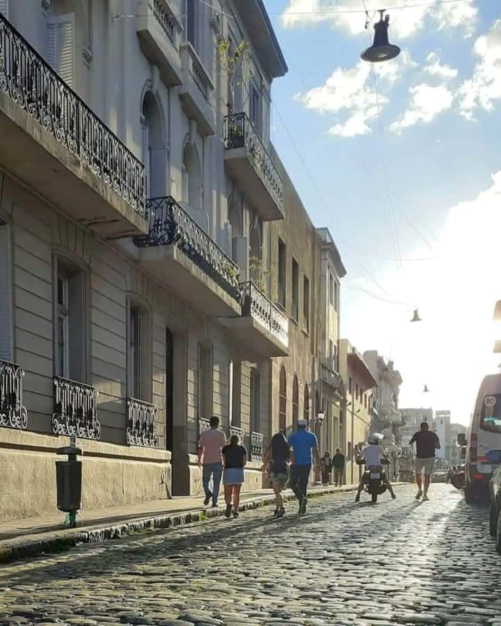 Buenos Aires for curious people - San Telmo, from San Pedro González Telmo to Plaza Dorrego