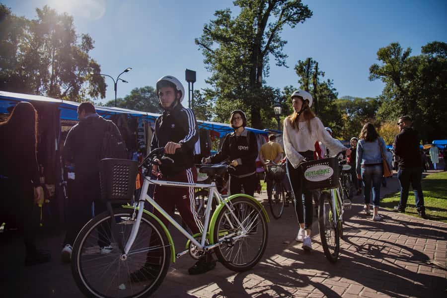 Buenos Aires: Full Day Bike Tour with Lunch - Plaza de Mayo and the civic heart of Argentina