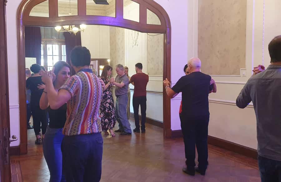 Buenos Aires: Group tango class with mate and snacks - Who Will Enjoy This Most?