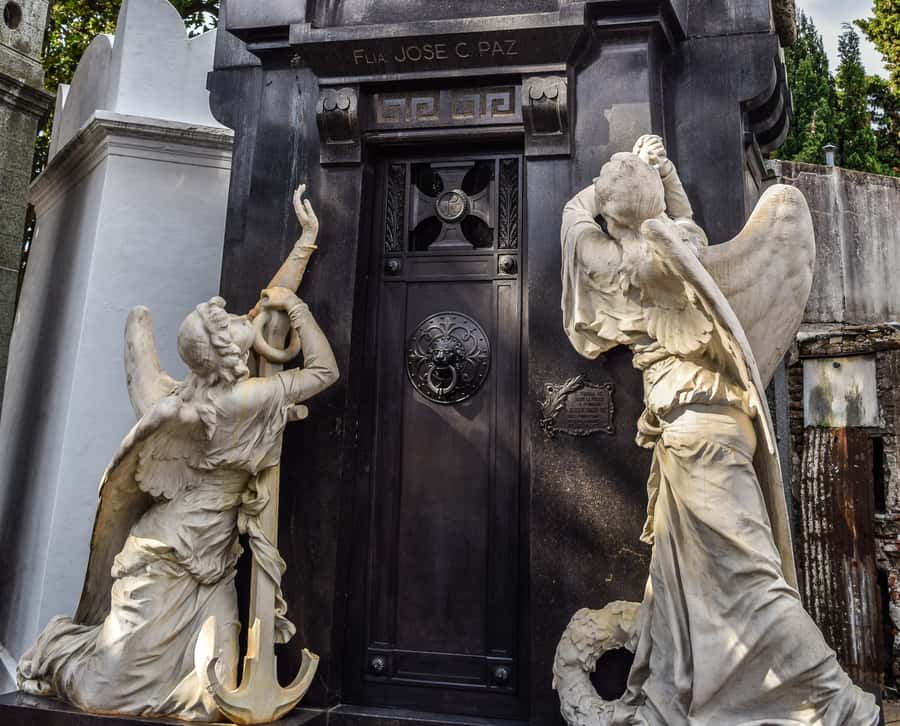 Buenos Aires: La Recoleta Cemetery Guided Tour in English - Who will enjoy this cemetery tour most?