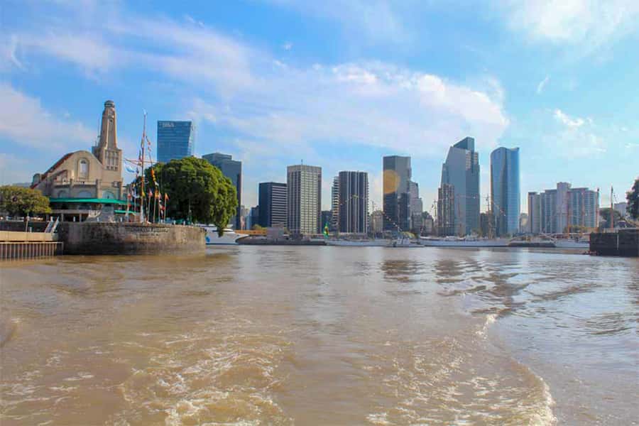 Buenos Aires: Navigation from Pto. Madero to La Boca - From modern docks to the Riachuelo