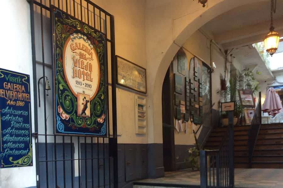 Buenos Aires Private Half-Day City Tour - What the guide adds