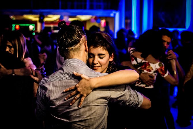 Buenos Aires: Private Tango Lesson - Your first minutes: the embrace and the walk