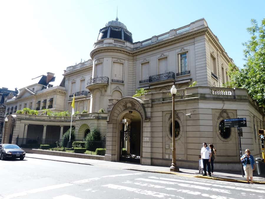 Buenos Aires: Recoleta Neighborhood Walking Tour - How much walking and guiding should you expect?