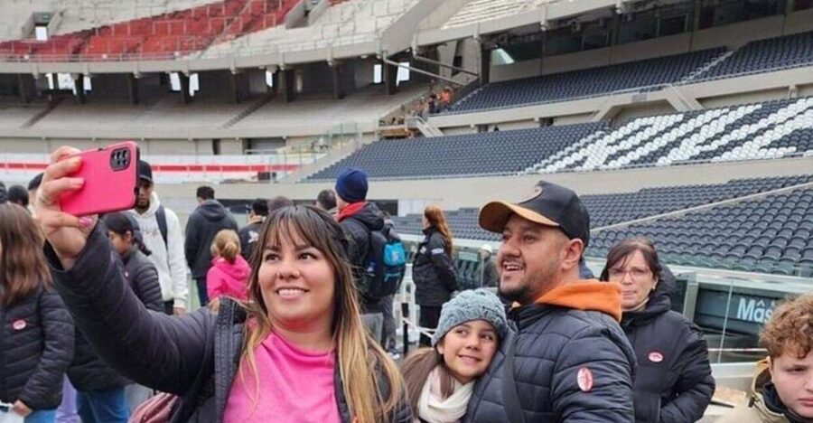 Buenos Aires: River Plate and Boca Juniors Museum Tour - Crossing the city to River Plate