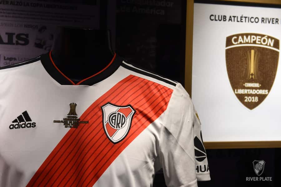 Buenos Aires: River Plate and Boca Juniors Museum Tour - Entering El Monumental and seeing the field