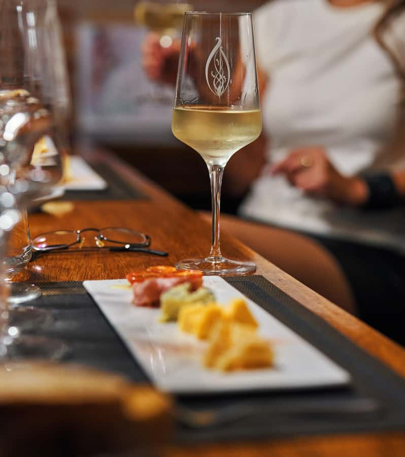 Buenos Aires: Small-Group Wine Tasting - Food that makes the tasting more useful