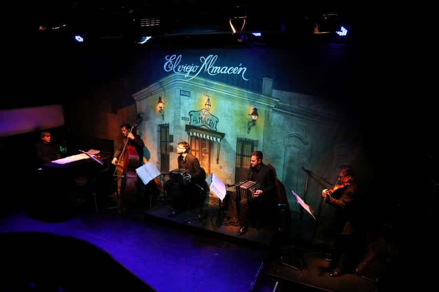 Buenos Aires: Tango Show at El Viejo Almacen - The performance: four couples and a live quintet