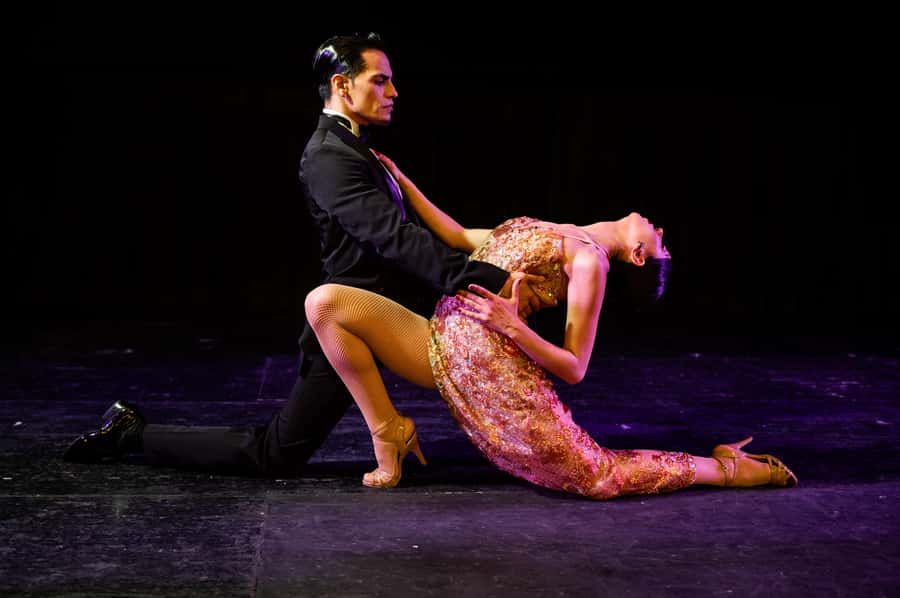 Buenos Aires: Tango Show at Tango Porteño & Optional Dinner - Food and table service during the evening