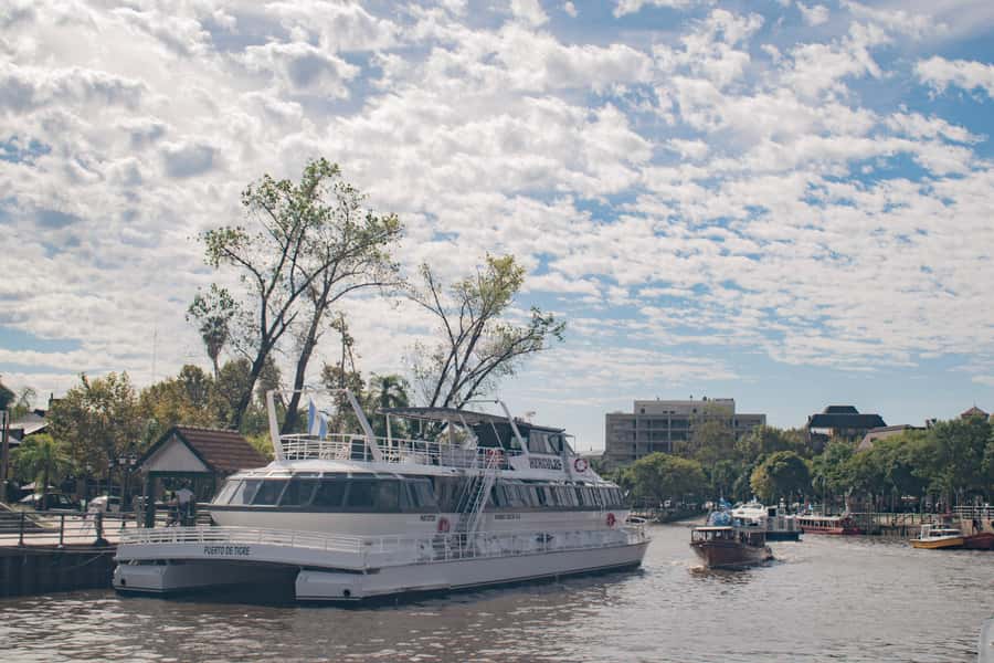 Buenos Aires: "Ticket"- 2hs of Navigation Premium to Tigre - How to Make the Most of the Boat