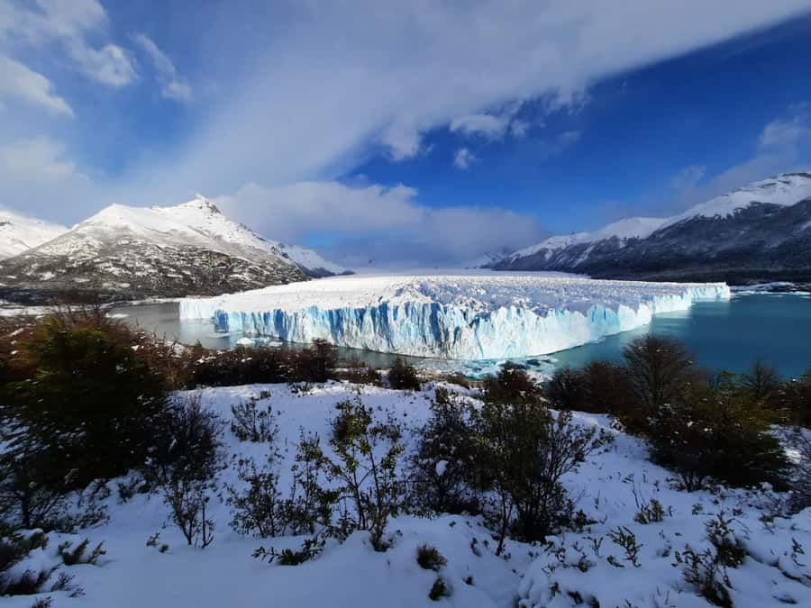 Calafate: Perito Moreno Glacier Guided Full-Day Tour - The footbridges are the heart of the visit