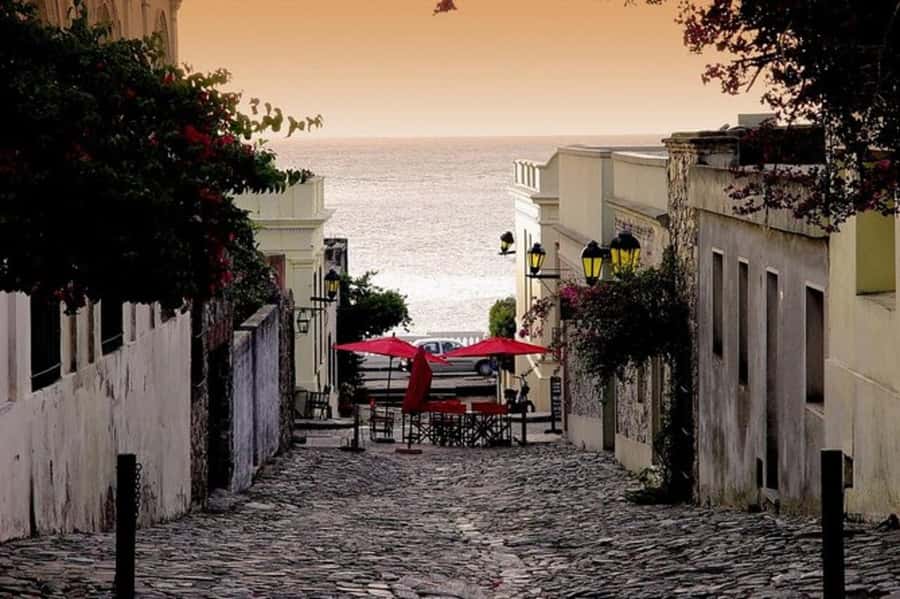Colonia del Sacramento: Small-Group Day Trip - Climbing the Colonia lighthouse