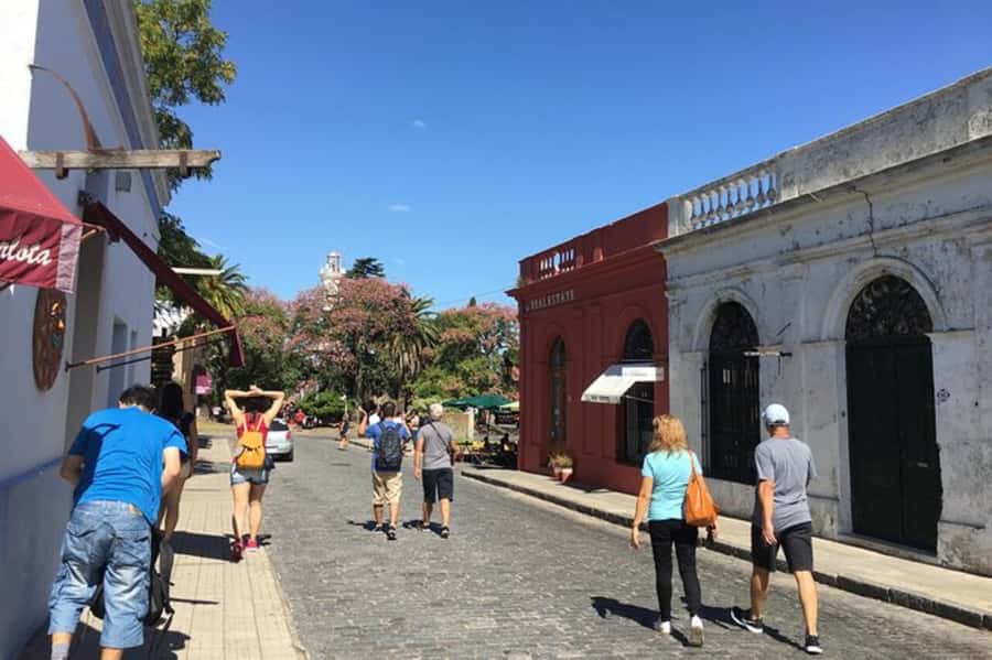 Colonia del Sacramento: Small-Group Day Trip - Crossing the Rio de la Plata from Buenos Aires