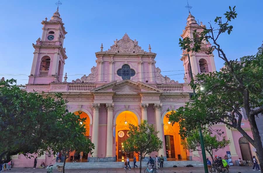Discover Salta and enjoy the city with a photojournalist - Ending at the Güemes Monument