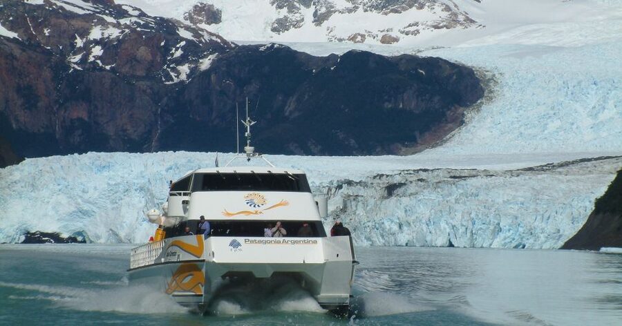 El Calafate: All Glaciers Boat Trip - From El Calafate to Punta Bandera Port