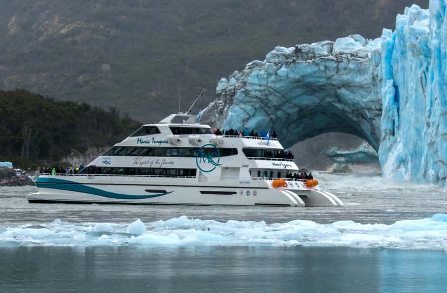 El Calafate: Glaciers Gourmet Experience - Full Day Cruise - Gourmet lunch, lunch boxes, and the value of comfort
