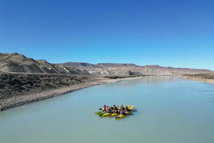 El Calafate: Kayak and Hike La Leona River Tour - Walking into the Patagonian steppe