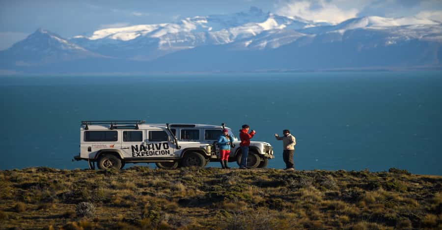 El Calafate: Native Cultures 4x4 Half-Day Excursion - Lake Argentino: geology, wildlife, and a first pause