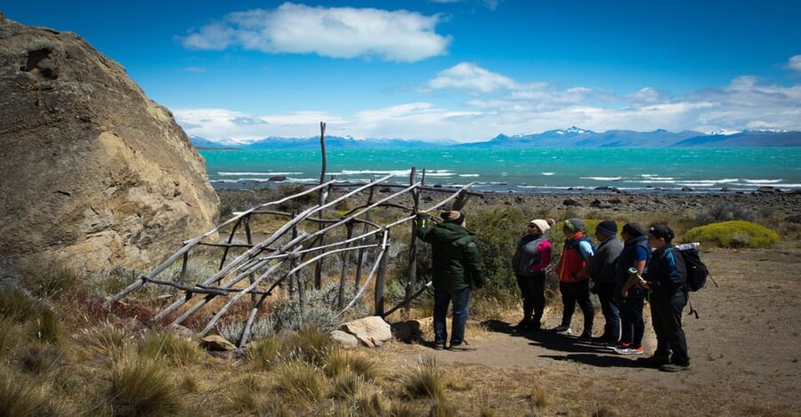 El Calafate: Native Cultures 4x4 Half-Day Excursion - Lunch in a granite shelter beside the lake