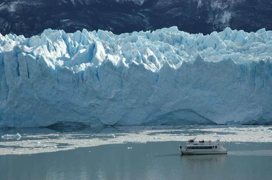 El Calafate: Perito Moreno Glacier & Optional Boat Cruise - Guide quality and tour style