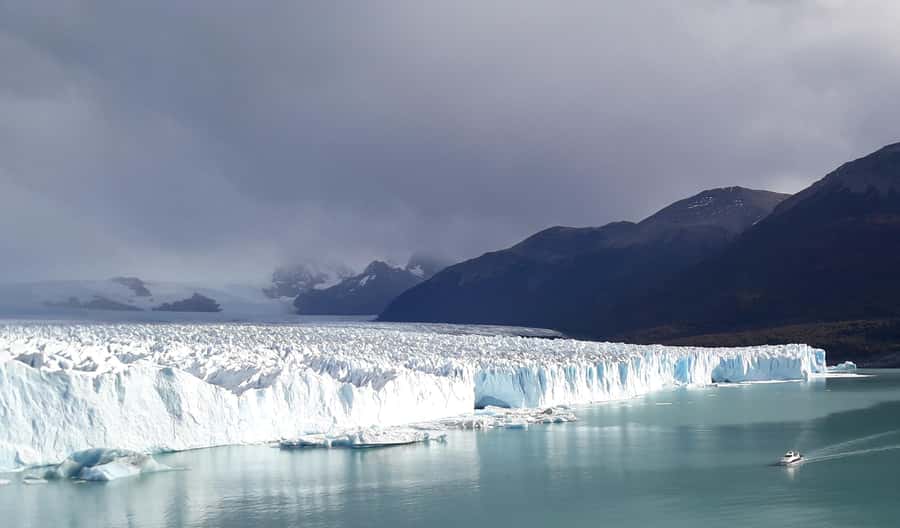 El Calafate: Perito Moreno Glacier & Optional Boat Cruise - Who should book this day trip?