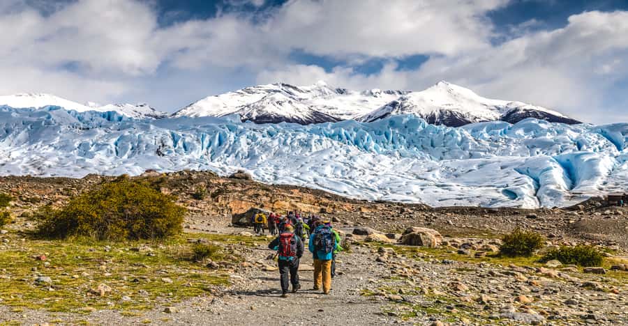 El Calafate: Perito Moreno Glacier Trekking Tour and Cruise - Seeing the north wall from the water