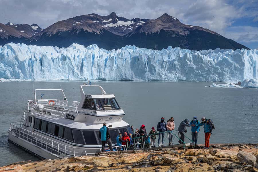 El Calafate: "Perito Moreno Glacier with the Tour - Blue Safari". - Two hours at the famous glacier walkways