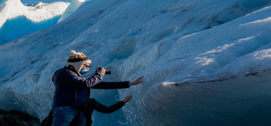 El Calafate: Safari Azul Los Glaciares Trekking Tour - Why the glacier feels different from the catwalks