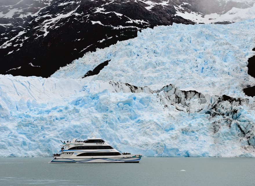 El Calafate: Spegazzini and Upsala Glaciers Boat Tour - The distant view of Upsala Glacier