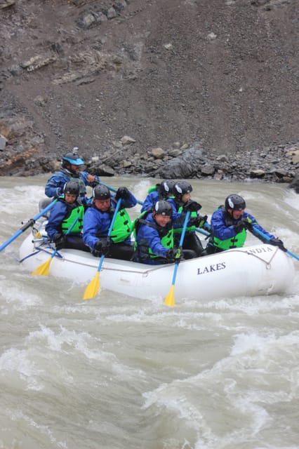 El Chalten: Rio de las Vueltas and Patagonia Rafting - The snack and ride back to town